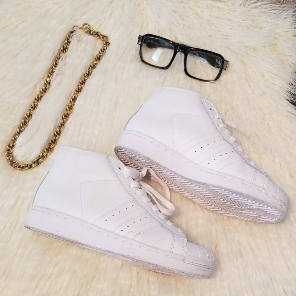 White Adidas Shell Top Shoes